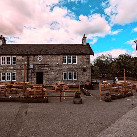 Ye Olde Crown Inn Waterfall Exterior foto