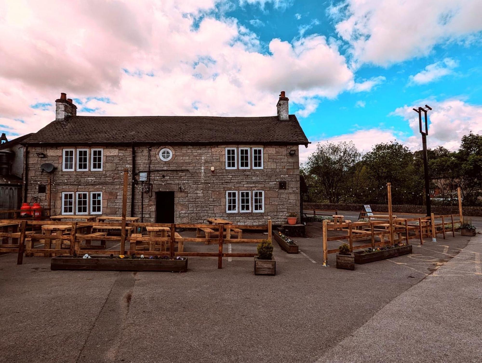 Ye Olde Crown Inn Waterfall Exterior foto
